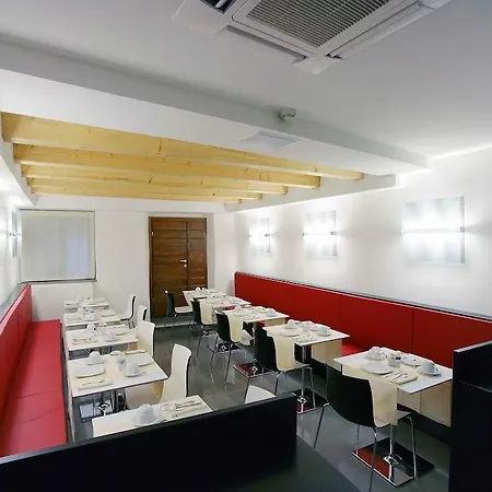 酒店 城市设计酒店 的里雅斯特