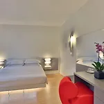 Hotel Urban Design 4*