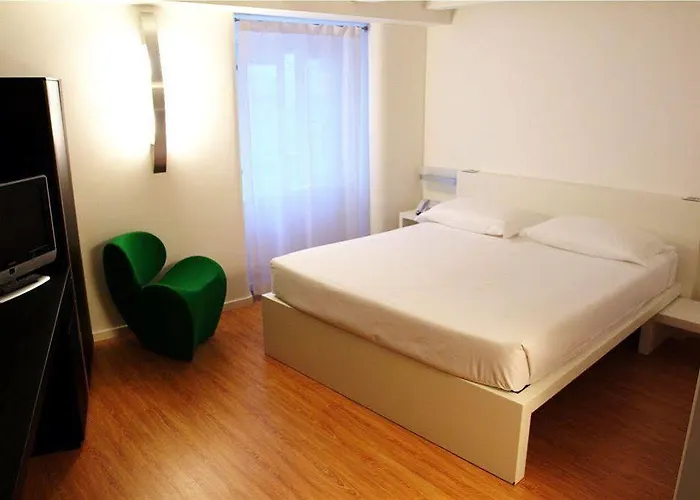Hotel Urban Design 4*